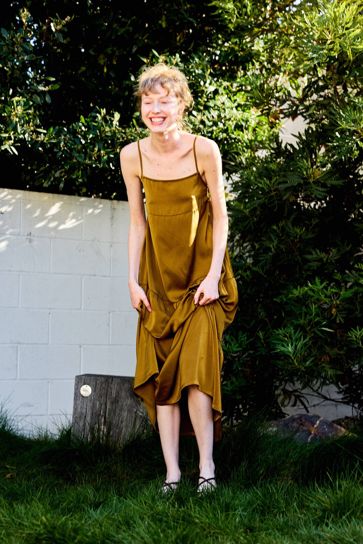 Lara Daisy - Leopardprint Firkantet Hals Ruffled Falde Cami Midi-kjole