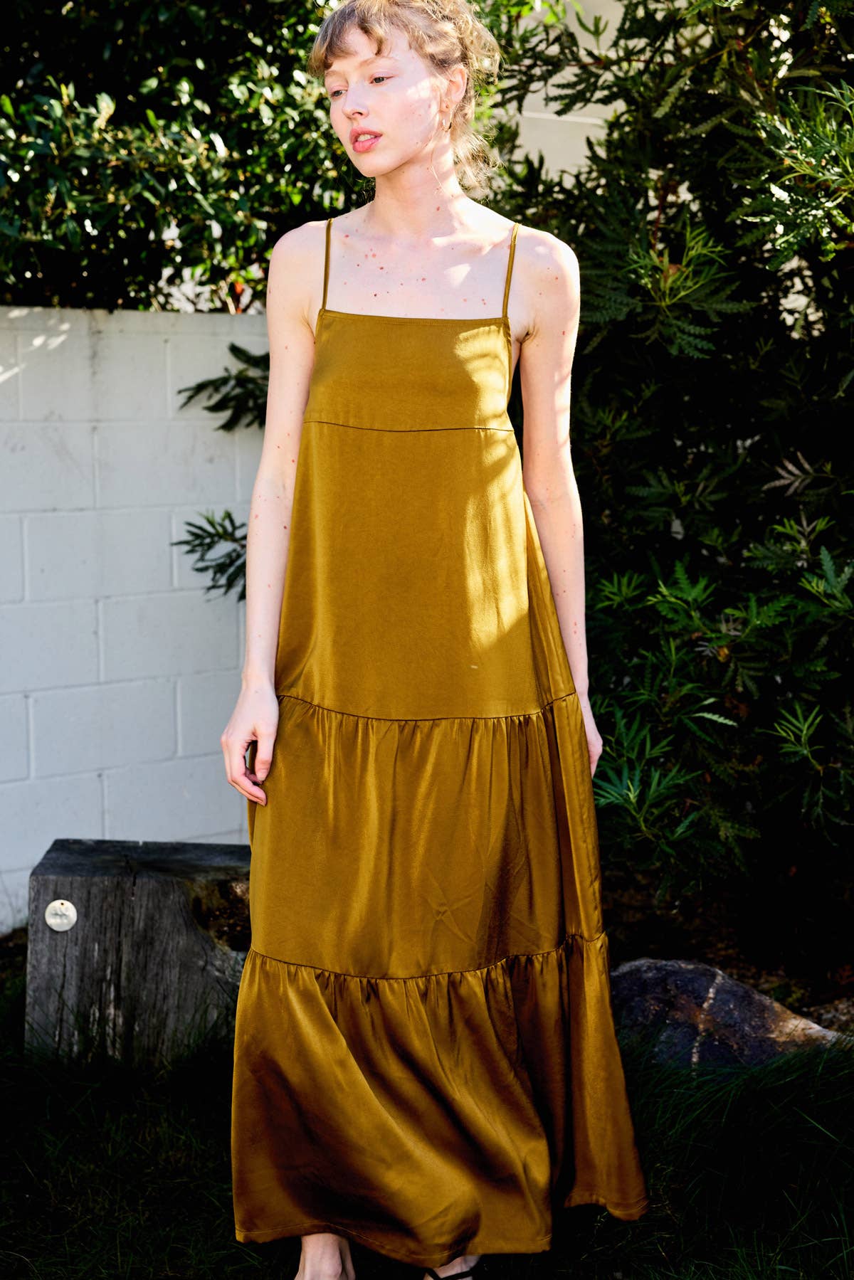 Lara Daisy - Leopardprint Firkantet Hals Ruffled Falde Cami Midi-kjole