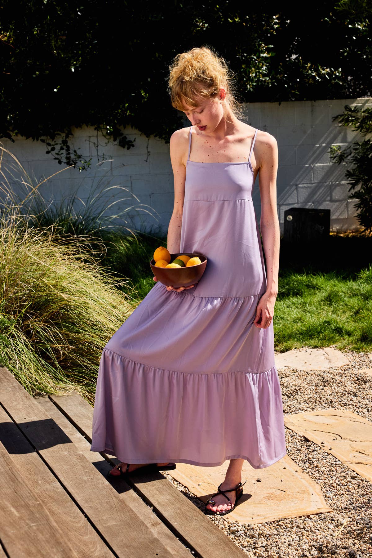 Lara Daisy - Leopardprint Firkantet Hals Ruffled Falde Cami Midi-kjole