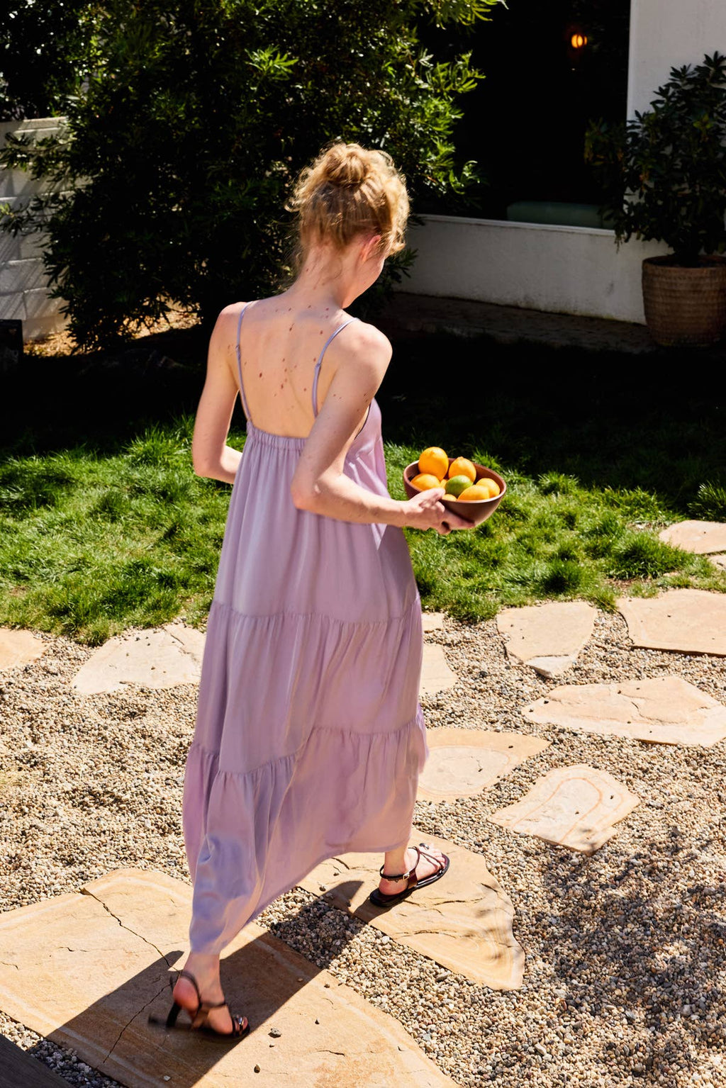 Lara Daisy - Leopardprint Firkantet Hals Ruffled Falde Cami Midi-kjole